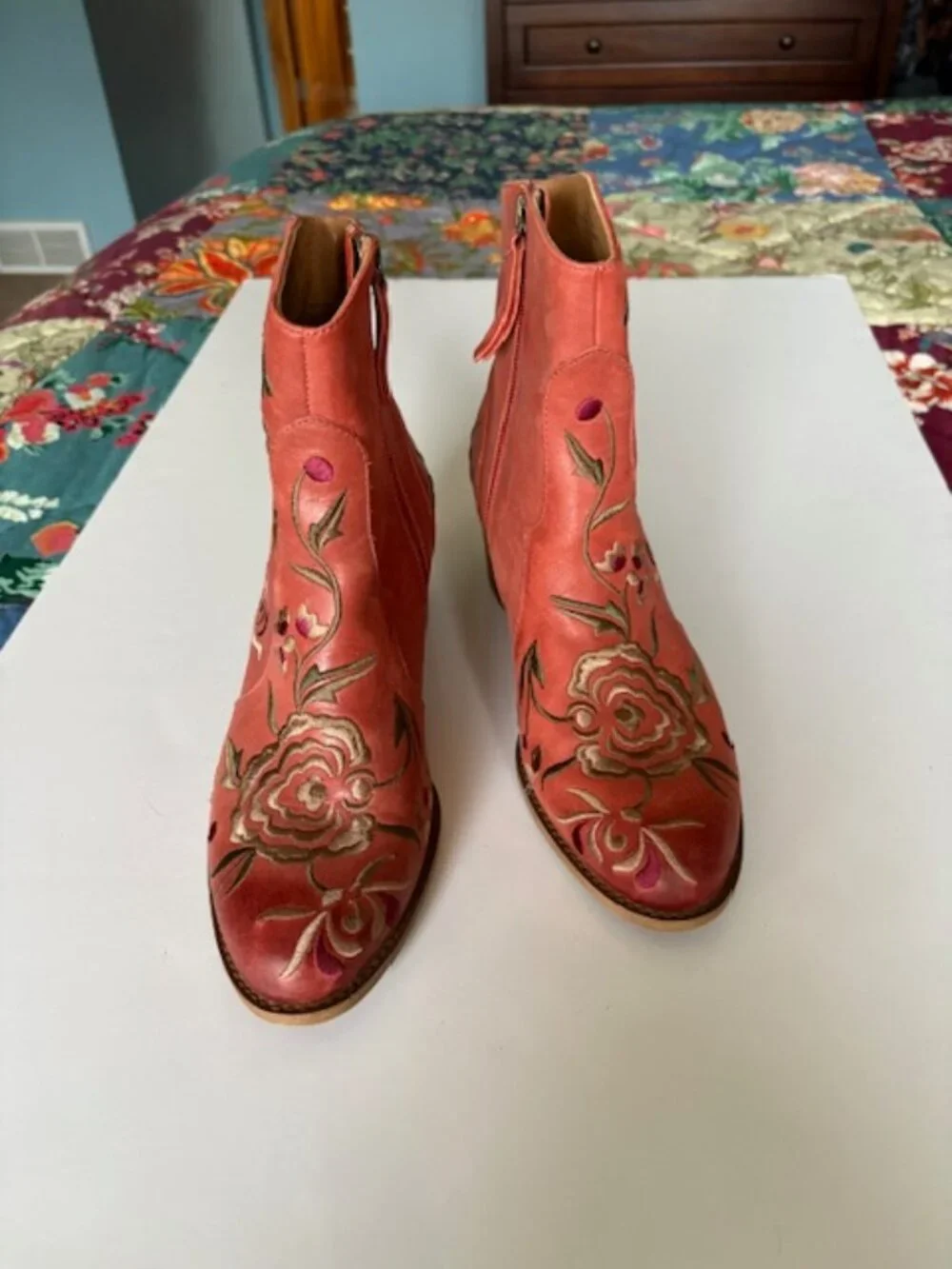 Sofft embroidered leather bootie - Picture 4 of 8